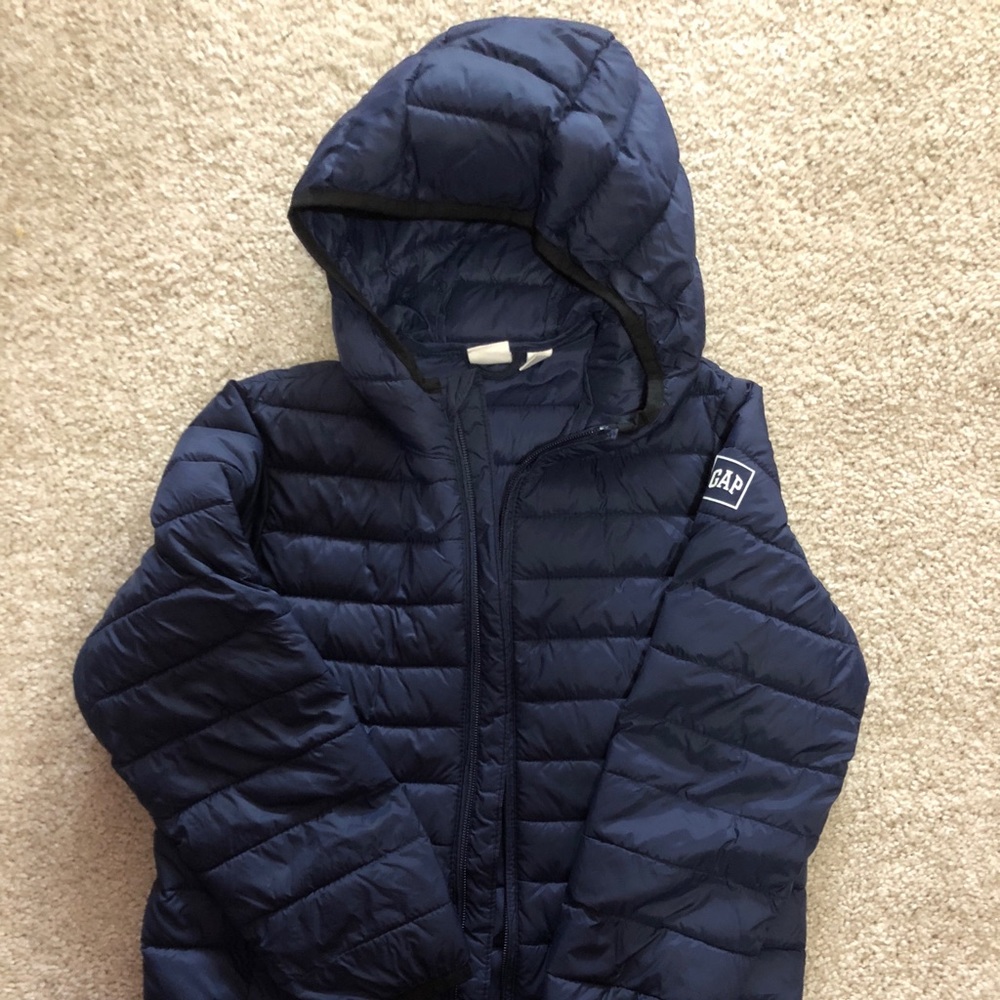 Boys Navy Puffer Jacket. Gap size small.